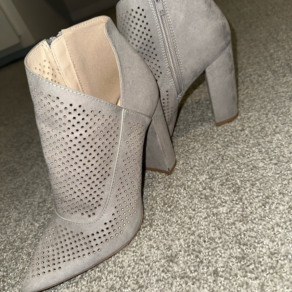 Elegant Gray Women's Ankle Boots